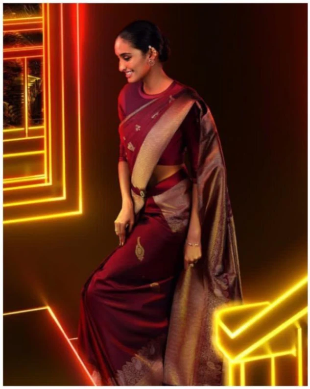 maroon saree for party made with soft silk cottan